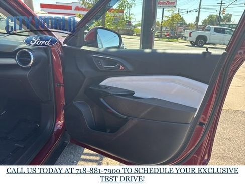 Used 2024 Chevrolet Trax LT w/ Driver Confidence Package image 8