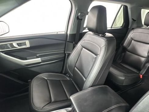 Used 2023 Ford Explorer XLT w/ Equipment Group 202A image 13