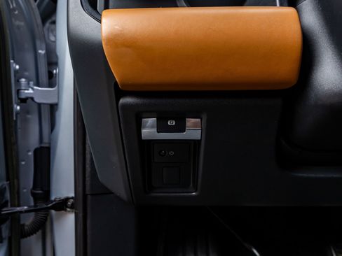 Used 2023 Land Rover Defender 110 X image 17