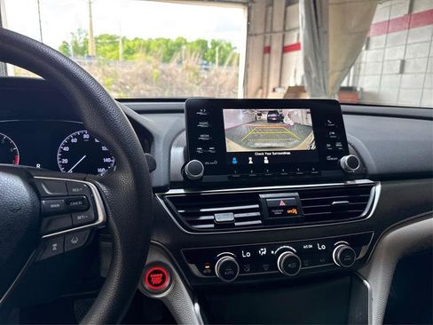 Used 2019 Honda Accord LX image 32