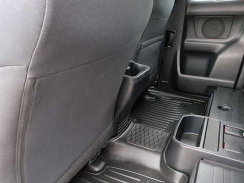 Used 2017 Toyota Tacoma SR5 w/ Tow Package AWD/4WD image 18