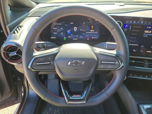 Used 2024 Chevrolet Equinox EV RS FWD image 23