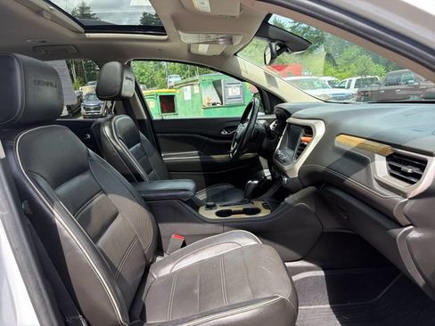 Used 2019 GMC Acadia Denali w/ Technology Package AWD/4WD image 29