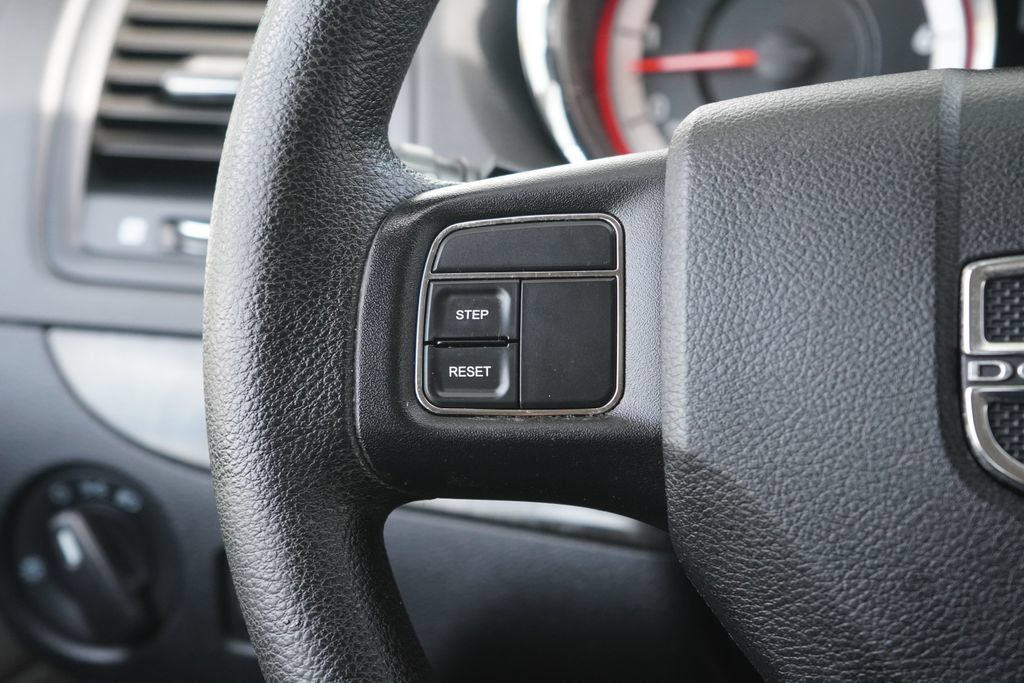 Used 2014 Dodge Grand Caravan SE w/ Quick Order Package 29E SE FWD image 13