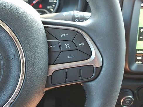 Certified 2022 Jeep Renegade Latitude image 25