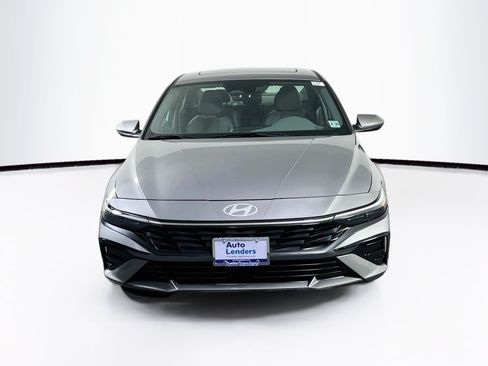 Used 2024 Hyundai Elantra SEL w/ Convenience Package FWD image 2