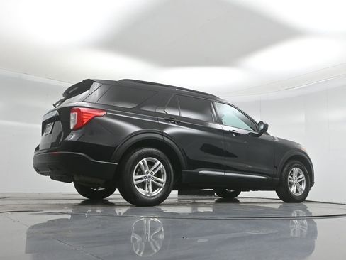 Certified 2022 Ford Explorer XLT image 49