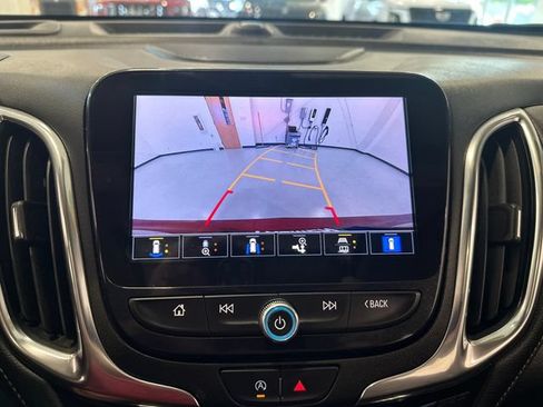 Used 2022 Chevrolet Equinox Premier FWD image 18