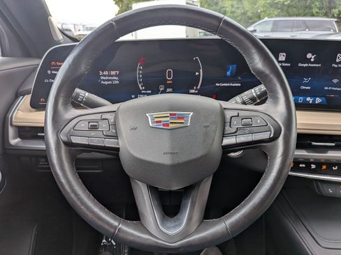 Used 2024 Cadillac XT4 Luxury w/ Cold Weather Package AWD/4WD image 14