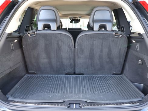 Used 2022 Volvo XC90 T6 Momentum w/ Advanced Package image 20