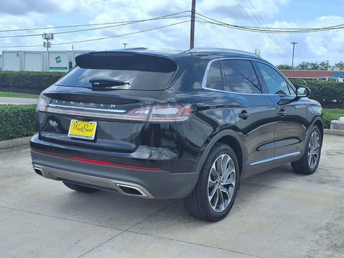 Used 2022 Lincoln Nautilus Reserve FWD image 2