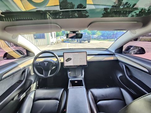 Used 2021 Tesla Model 3 Standard Range Plus RWD image 19
