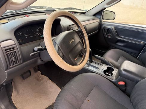 Used 2004 Jeep Grand Cherokee Laredo w/ Convenience Group RWD image 14