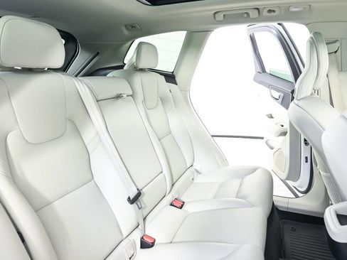 Used 2023 Volvo XC60 B5 Core w/ Climate Package image 23