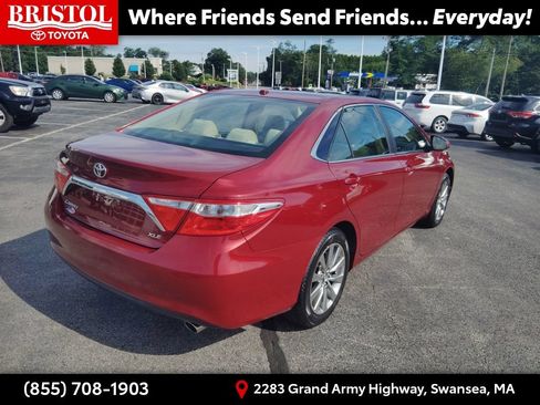 Used 2017 Toyota Camry XLE w/ Moonroof Package FWD image 7