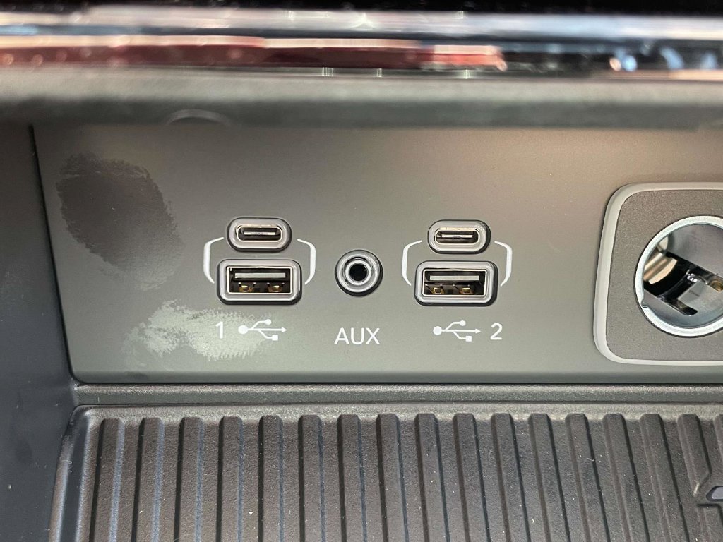 New 2027 Jeep Grand Cherokee Altitude AWD/4WD image 40