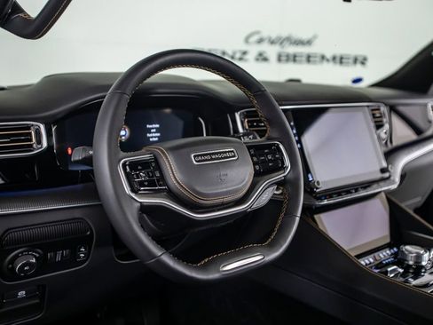 Used 2023 Jeep Grand Wagoneer Series III w/ Rear Seat Video Group 1 image 19