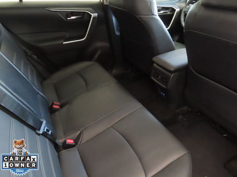 Used 2022 Toyota RAV4 XLE Premium image 25