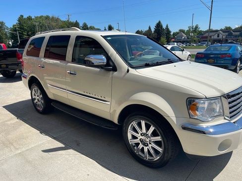 Used 2007 Chrysler Aspen Limited AWD/4WD image 8