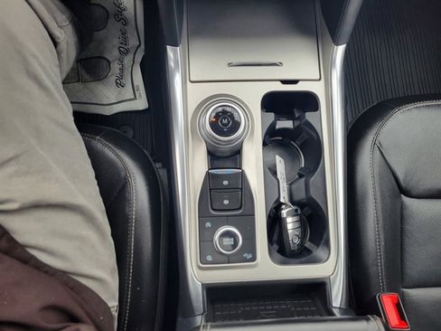 Used 2021 Ford Explorer Limited w/ Equipment Group 301A image 18