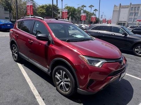 Used 2018 Toyota RAV4 LE w/ Carpet Mat Package FWD image 3