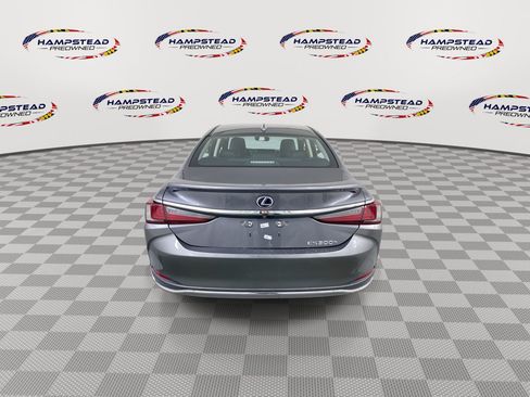 Used 2020 Lexus ES 300h Ultra Luxury w/ Accessory Package 2 FWD image 7