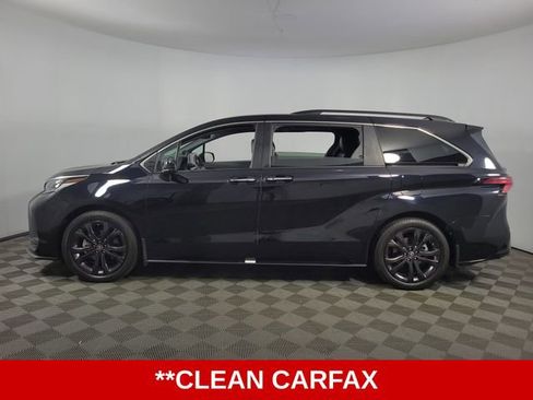 Used 2024 Toyota Sienna XSE FWD image 5