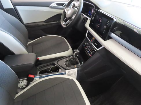 New 2026 Volkswagen Taos SE FWD image 25