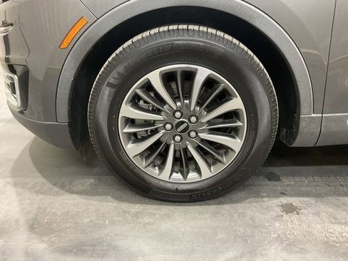 Used 2019 Lincoln Nautilus Select image 6