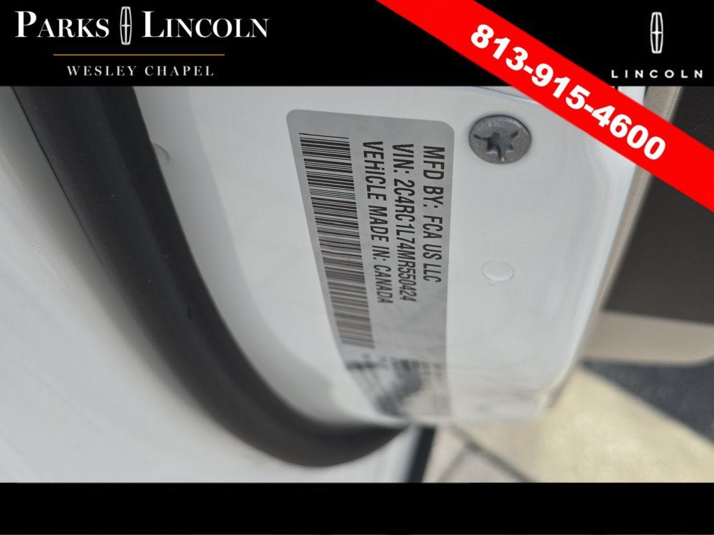 Used 2021 Chrysler Pacifica Touring-L w/ Uconnect Theater Family Group FWD image 33