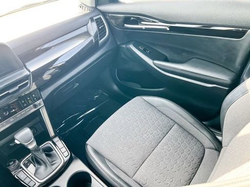 Certified 2024 Kia Seltos X-Line image 14