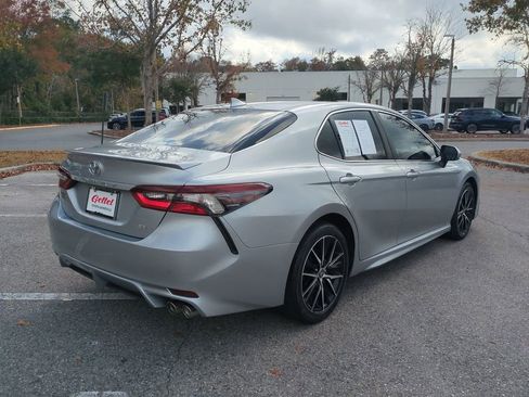 Certified 2022 Toyota Camry SE image 5