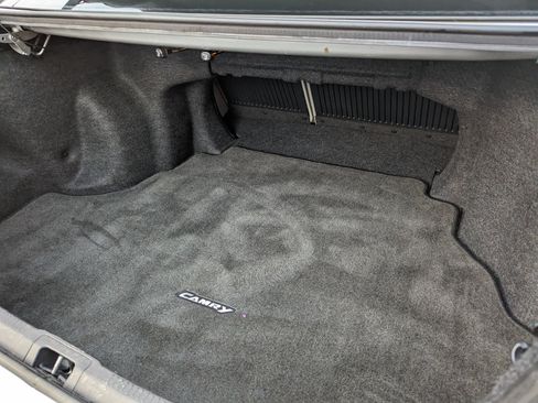 Used 2014 Toyota Camry XLE image 35