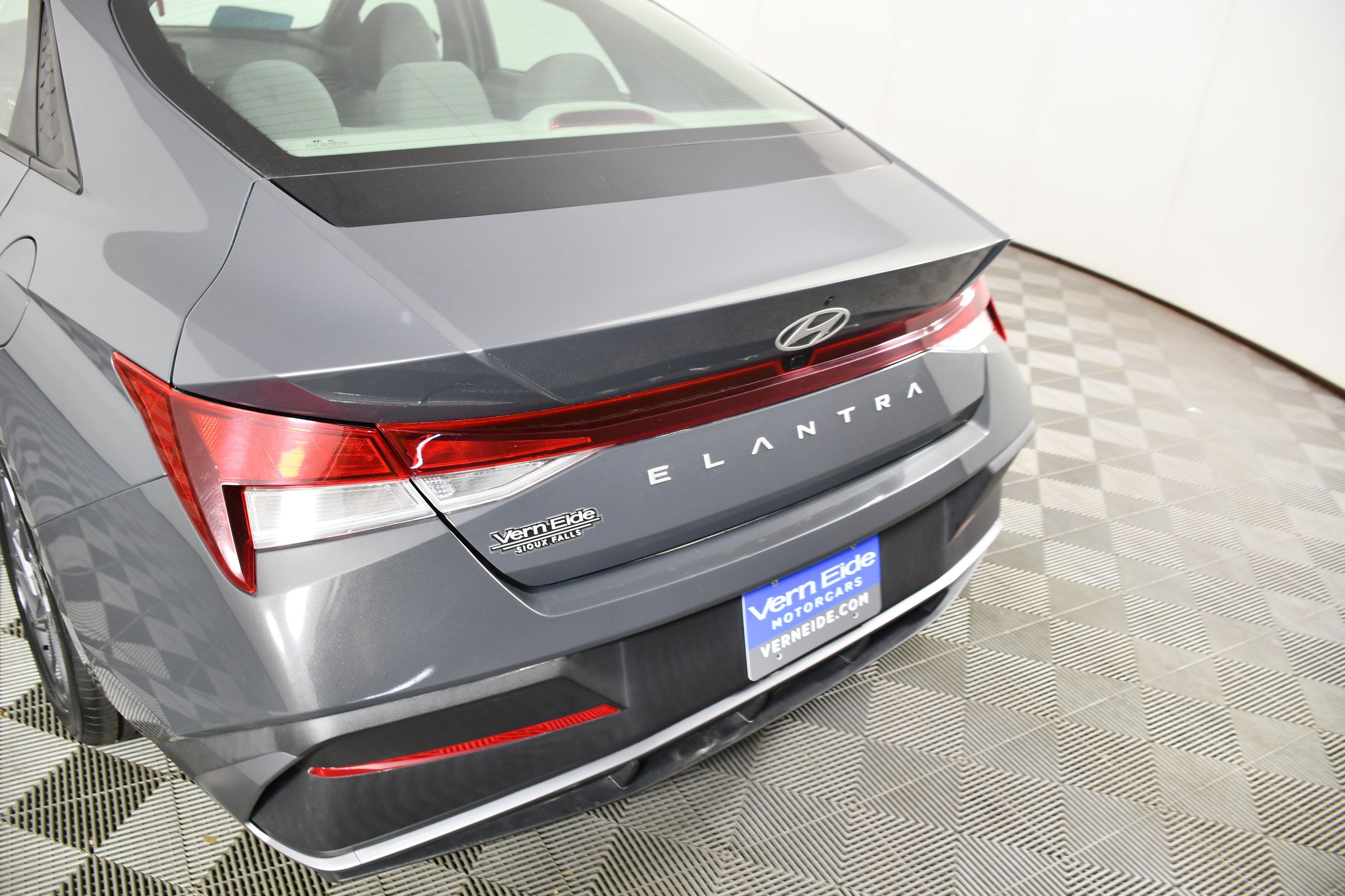 Used 2024 Hyundai Elantra SEL FWD image 19