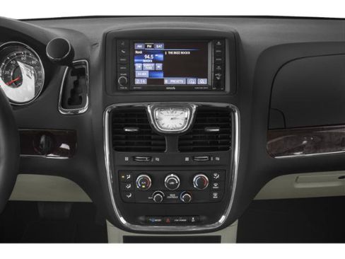 Used 2015 Chrysler Town & Country Touring FWD image 13
