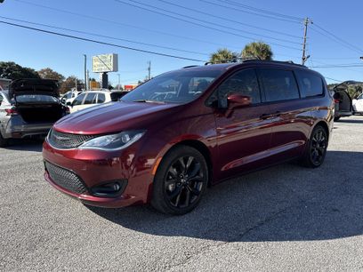 Used 2020 Chrysler Pacifica Touring w/ S Appearance Package