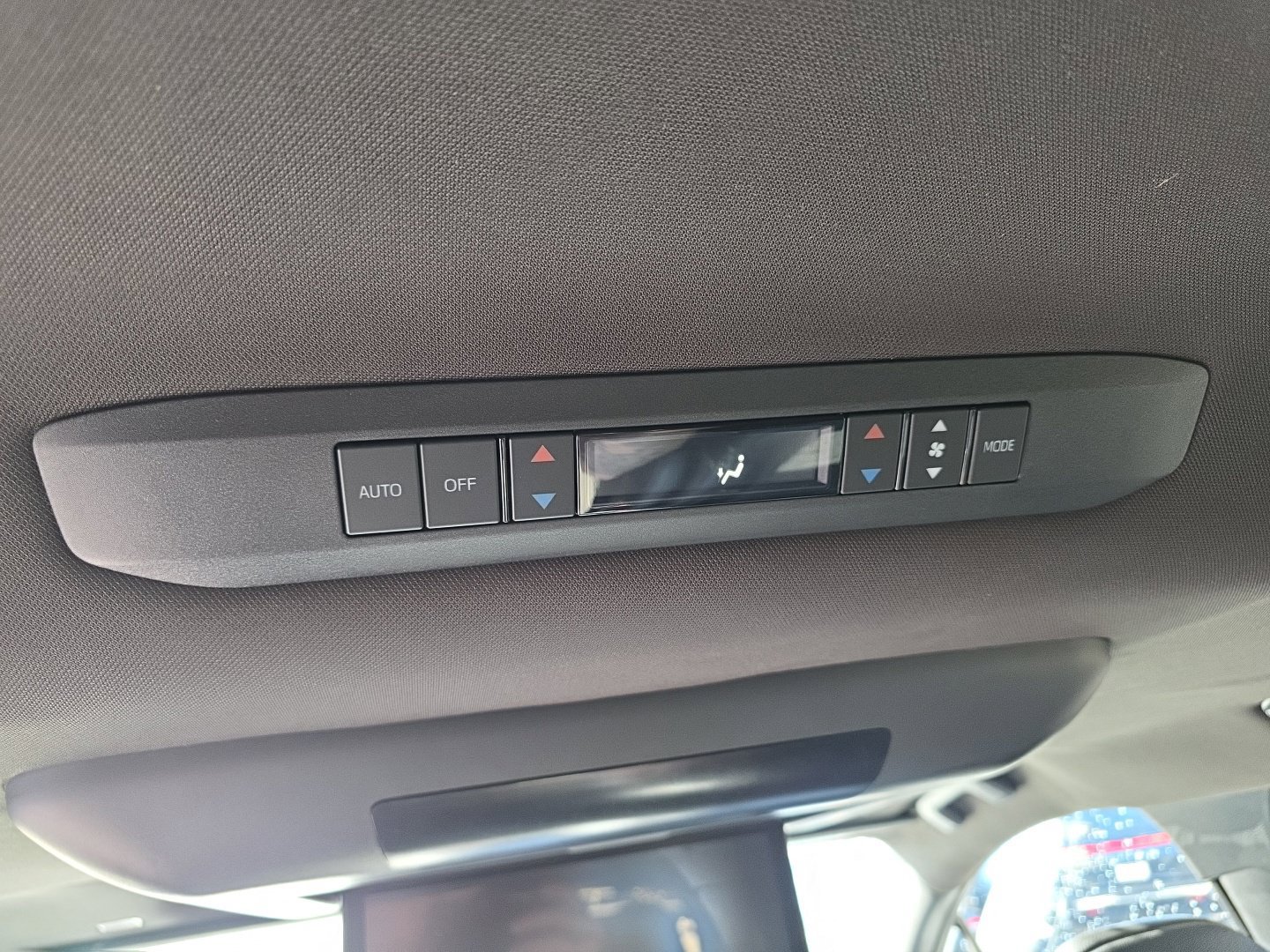 Used 2025 Toyota Sienna Limited AWD/4WD image 22