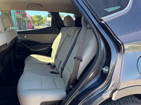 Used 2018 Hyundai Santa Fe Sport image 11