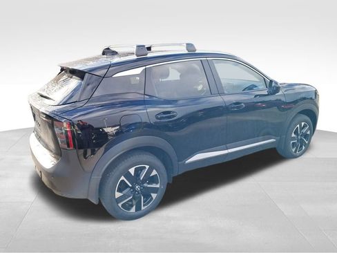 New 2026 Nissan Kicks SV w/ Charging Package image 5