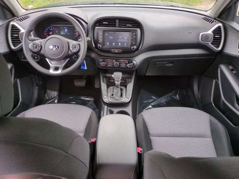 Certified 2021 Kia Soul LX FWD image 15