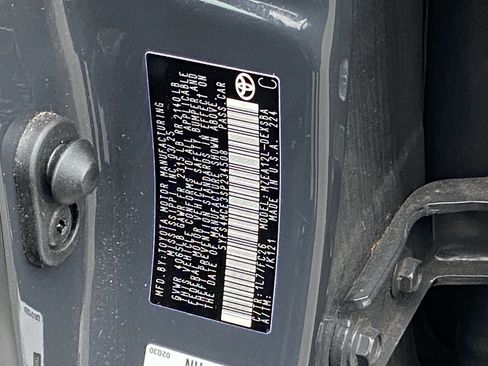 Certified 2025 Toyota Corolla SE image 9