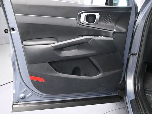 Used 2022 Kia Sorento LX image 23