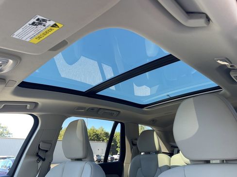 Used 2024 Volvo XC90 B6 Plus image 19