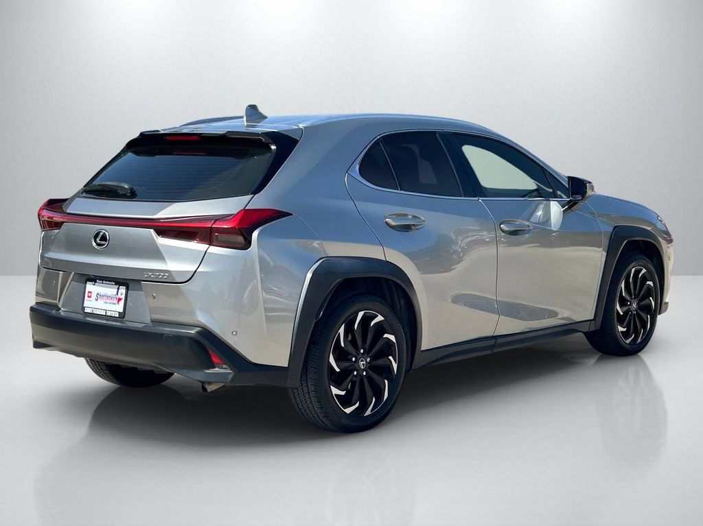 Used 2021 Lexus UX 200 w/ Premium Package FWD image 5