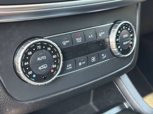 Used 2016 Mercedes-Benz GL 450 4MATIC image 34