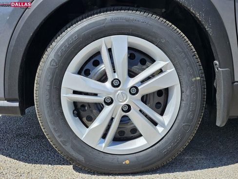 New 2025 Nissan Kicks Play S image 8