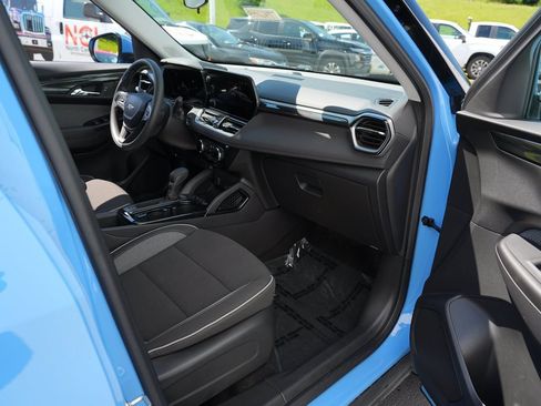 Used 2024 Chevrolet TrailBlazer LT FWD image 28