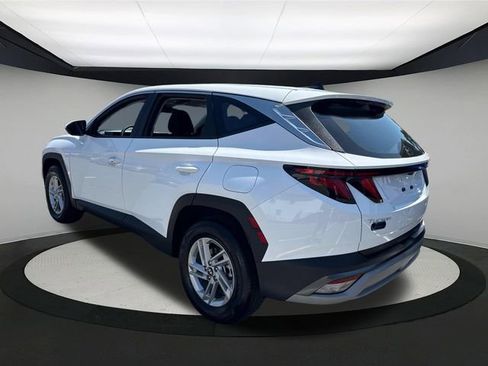 Used 2025 Hyundai Tucson SE image 9