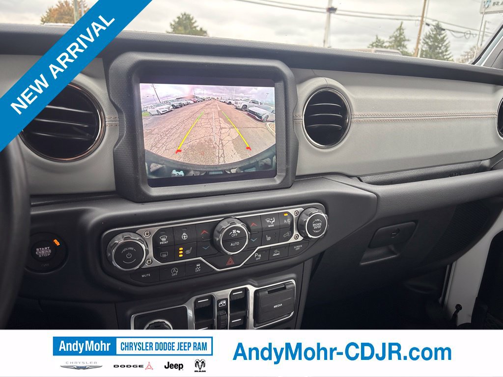 Used 2023 Jeep Wrangler Unlimited Sahara AWD/4WD image 11