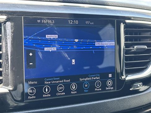 Used 2018 Chrysler Pacifica Touring Plus w/ S Appearance Package FWD image 3